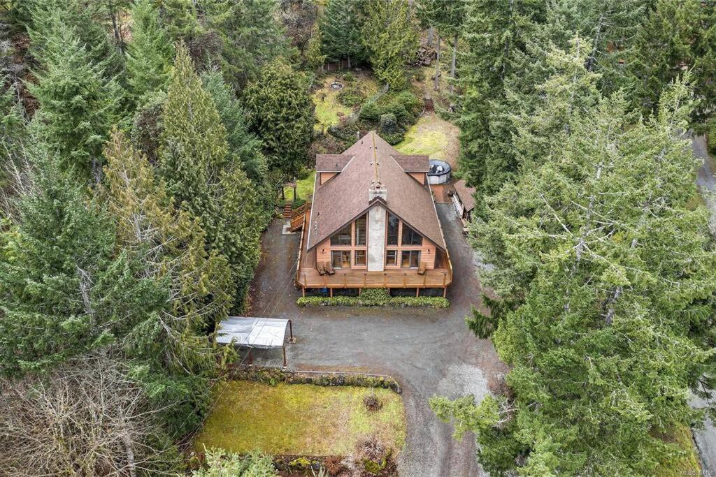 Chalet Style Cottage Near Shawnigan Lake Dış mekan fotoğraf