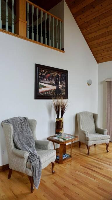 Chalet Style Cottage Near Shawnigan Lake Dış mekan fotoğraf